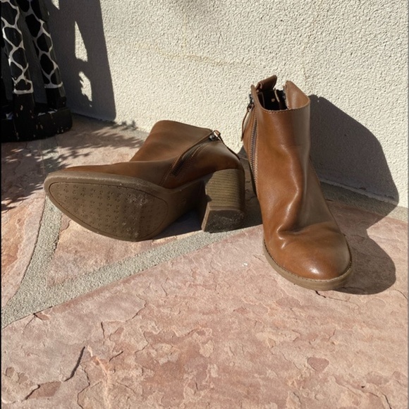 Dolce Vita for Target Jameson Booties 9 - Picture 6 of 11